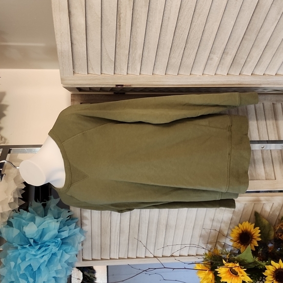 Old Navy brand sweatshirt - Picture 3 of 7